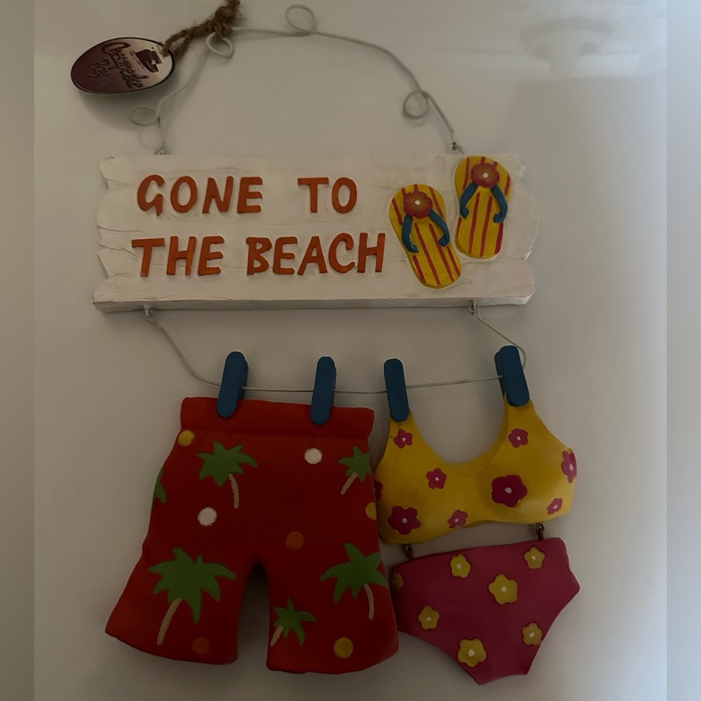 Chesapeake Bay Collectible 12”ceramic plaque Gone to the beach.Not displayed-NWT